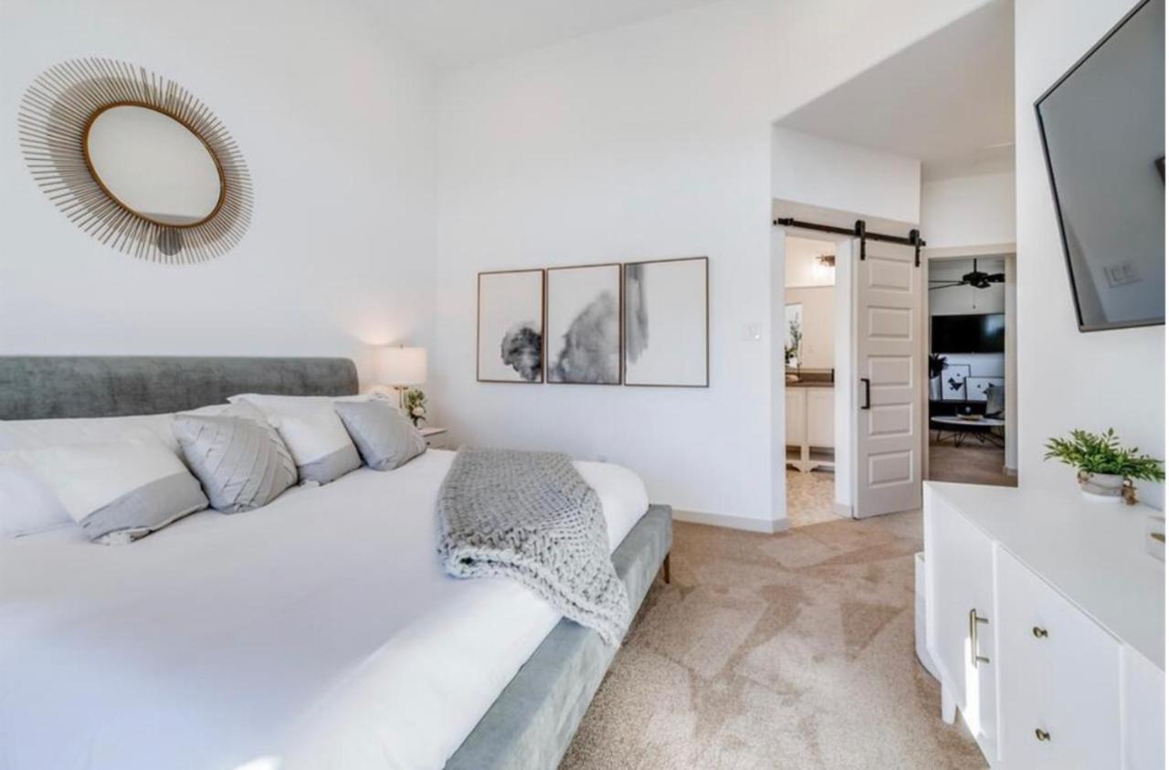 Stylish Townhome Near At&T Stadium, Globe Life, Six Flags & More Arlington Kültér fotó
