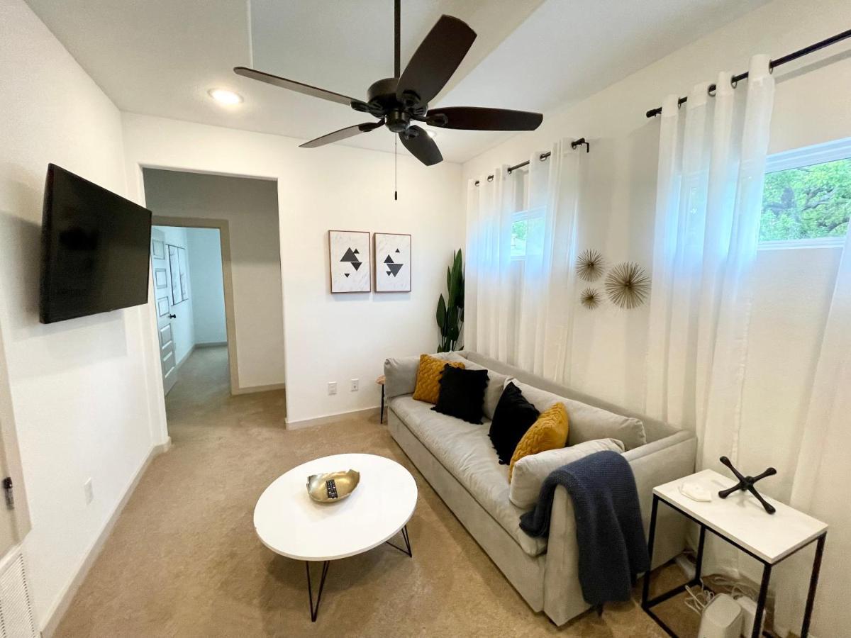 Stylish Townhome Near At&T Stadium, Globe Life, Six Flags & More Arlington Kültér fotó
