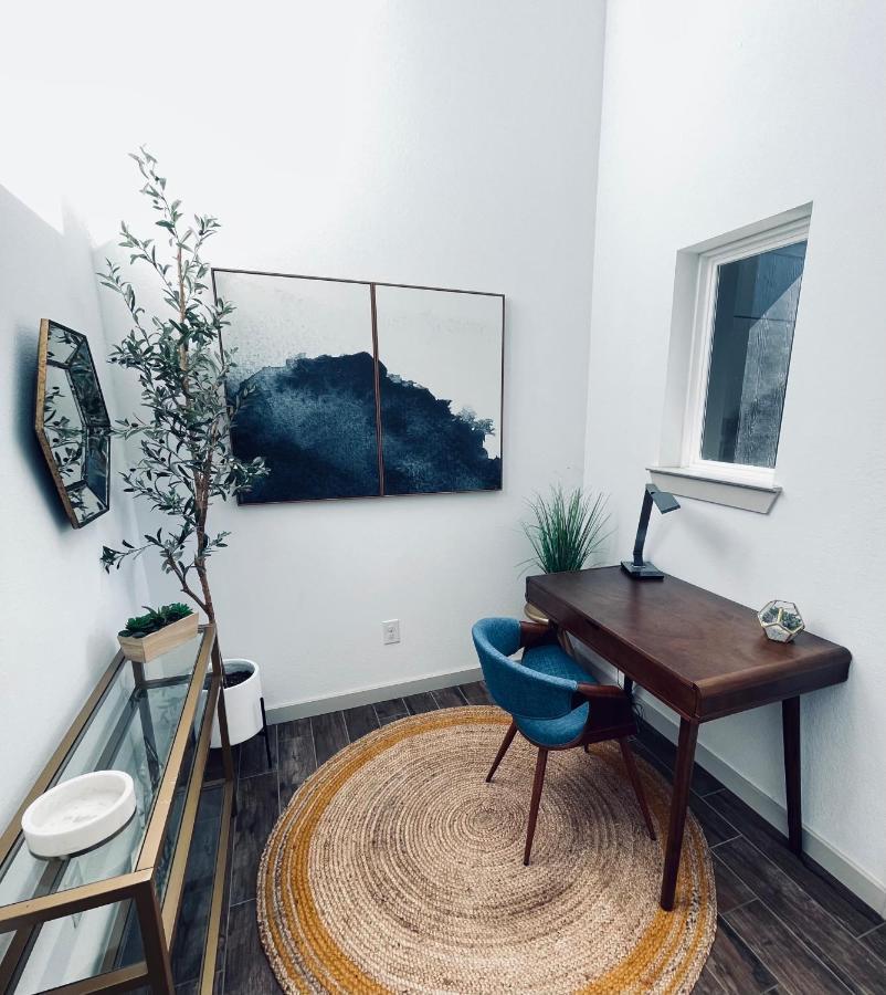 Stylish Townhome Near At&T Stadium, Globe Life, Six Flags & More Arlington Kültér fotó